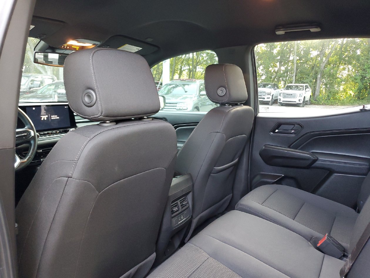 Used 2024 GMC Canyon Elevation w/ Convenience Package RWD image 9