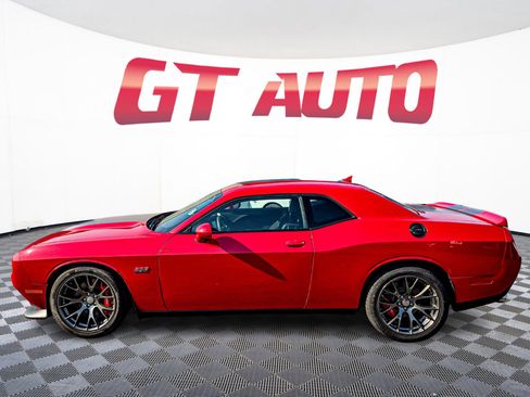 Used 2015 Dodge Challenger SRT w/ Technology Group image 4