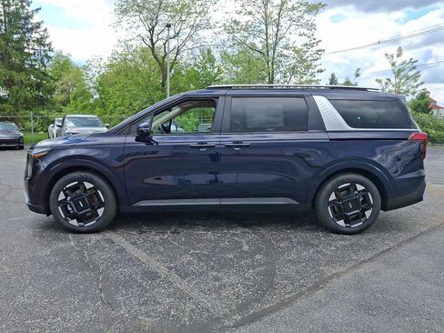 New 2026 Kia Carnival EX FWD image 5