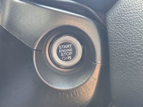 Used 2023 Jeep Renegade Latitude w/ Sun/Sound Group AWD/4WD image 21