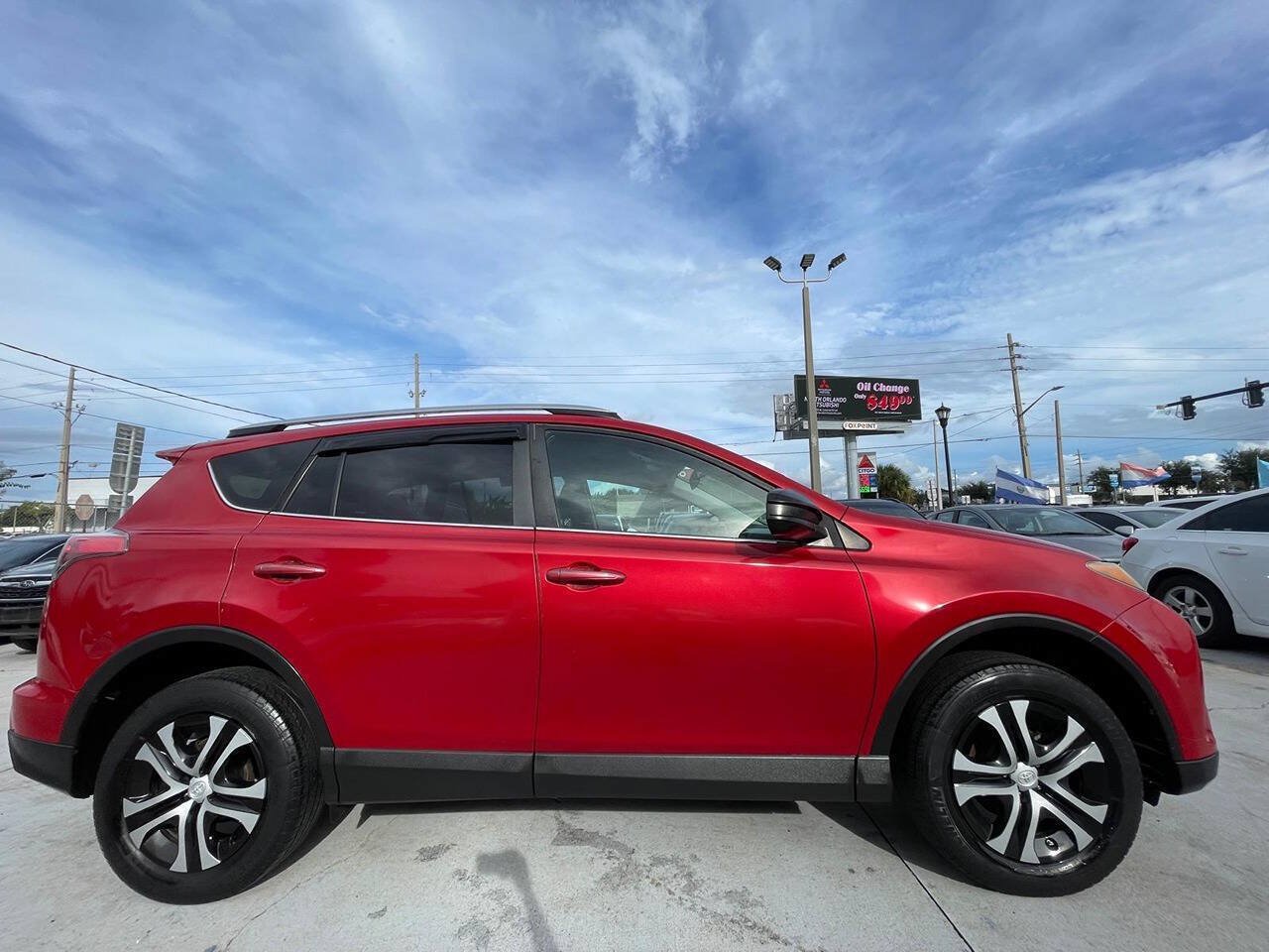 Used 2016 Toyota RAV4 LE FWD image 4