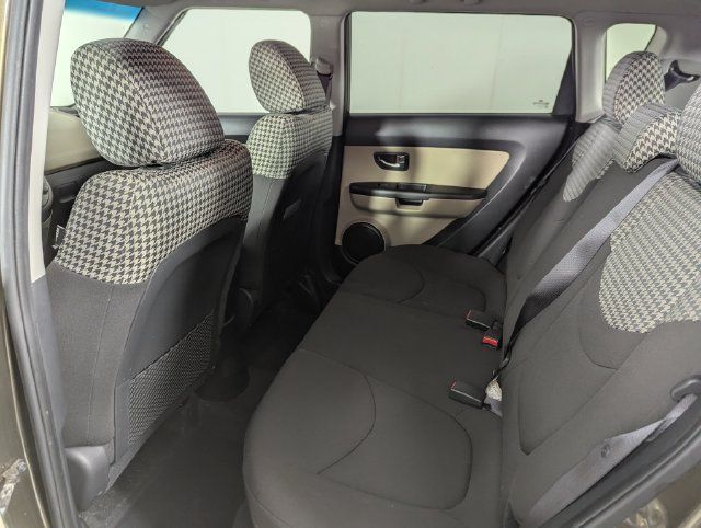 Used 2012 Kia Soul ! FWD image 17