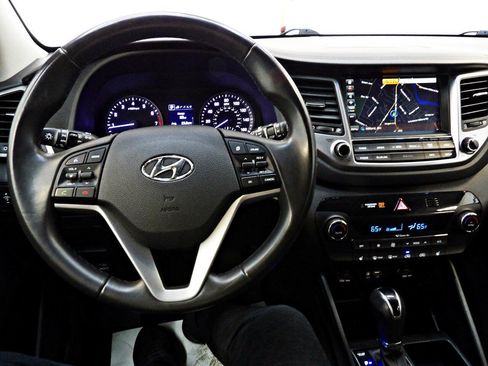 Used 2017 Hyundai Tucson SE Plus AWD/4WD image 18