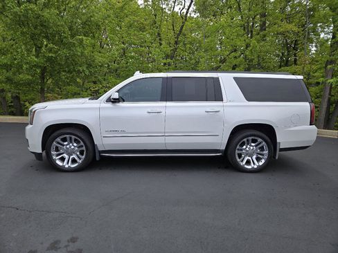 Used 2018 GMC Yukon XL SLT w/ Premium Edition AWD/4WD image 5