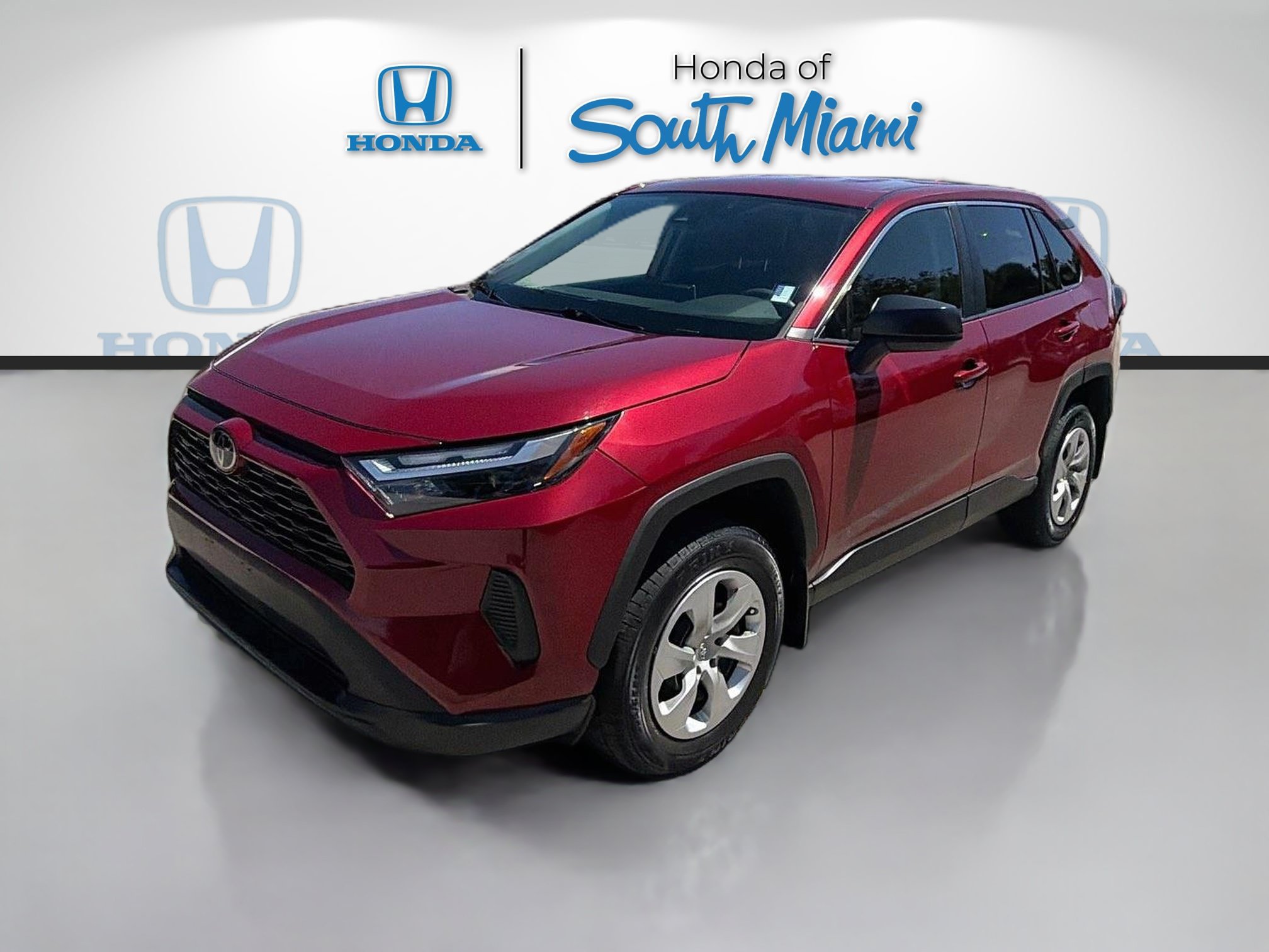 Used 2023 Toyota RAV4 LE AWD/4WD image 3