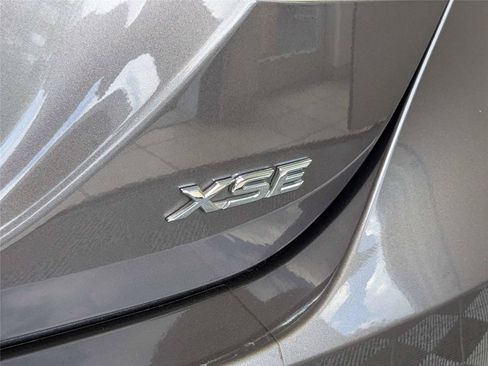 Certified 2020 Toyota Camry XSE FWD image 9