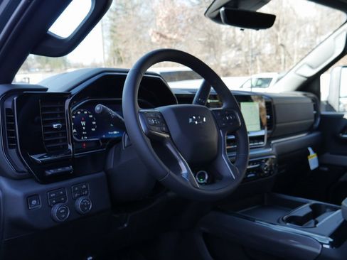 New 2026 Chevrolet Silverado 2500 ZR2 image 10
