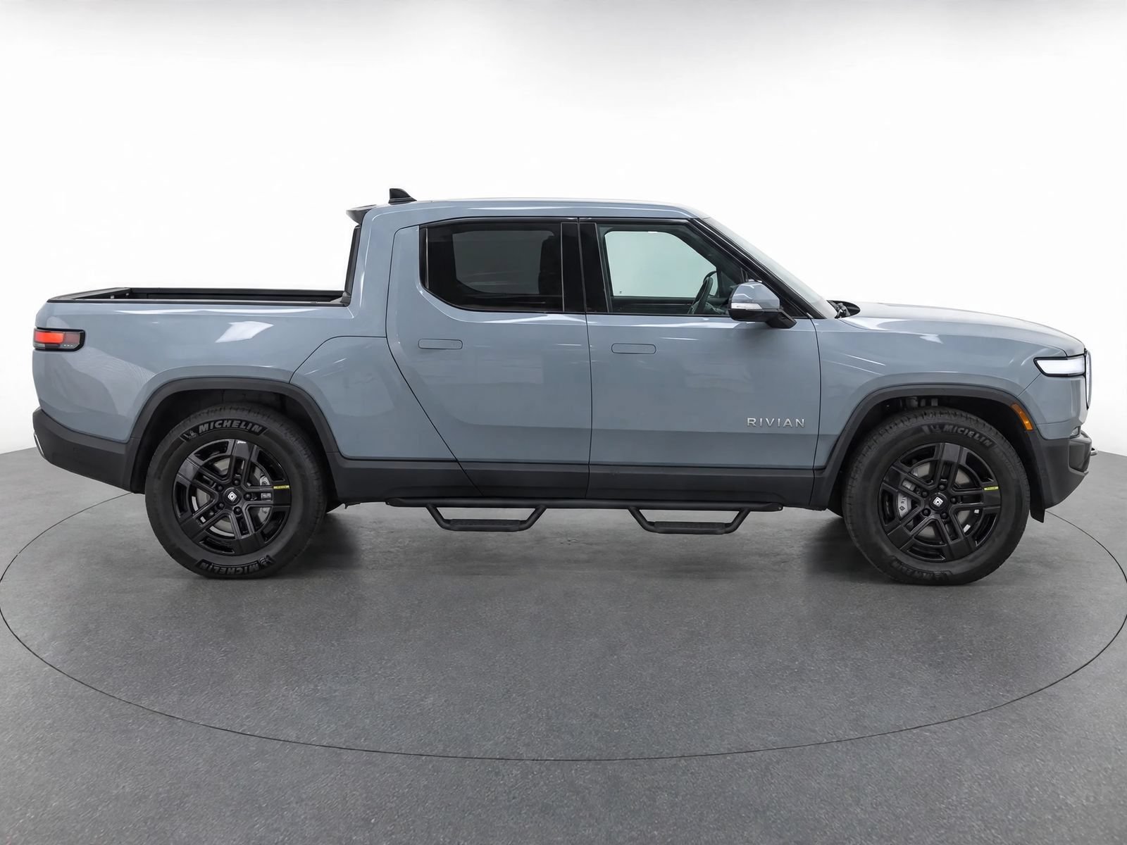 Used 2023 Rivian R1T Adventure Dual AWD/4WD image 8