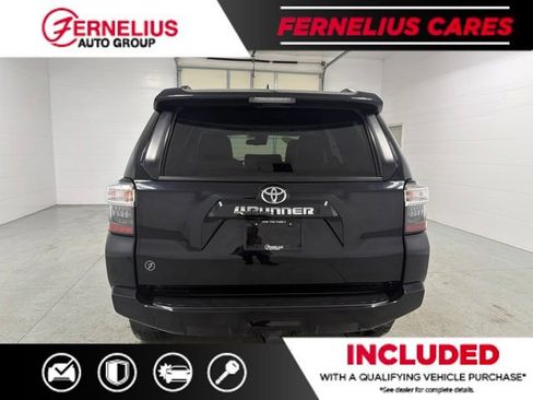 Used 2022 Toyota 4Runner SR5 Premium w/ Moonroof Package AWD/4WD image 7
