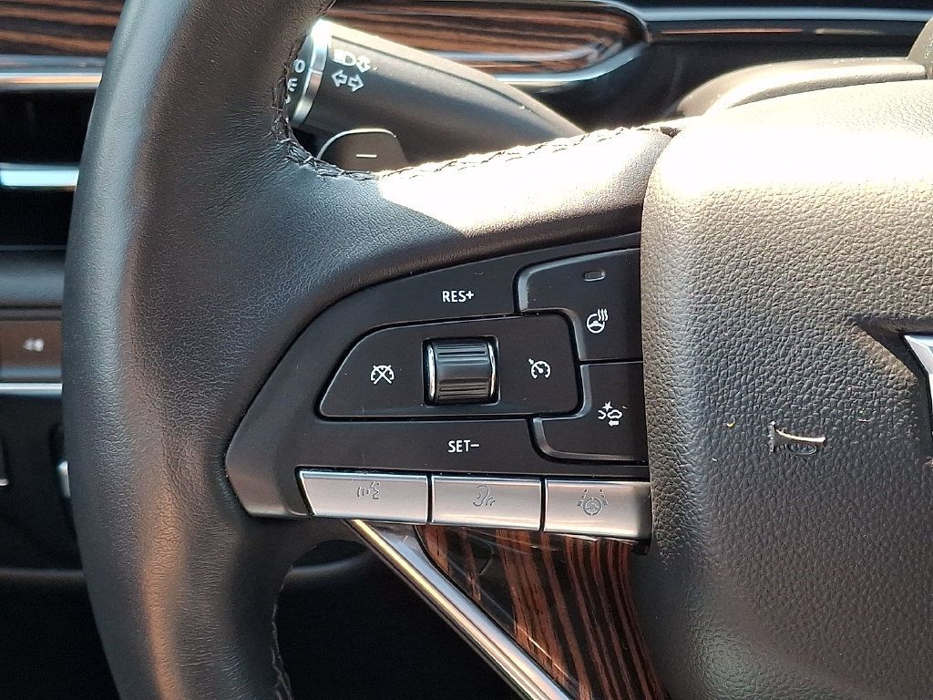 Used 2024 Cadillac Escalade Premium Luxury w/ Performance Package AWD/4WD image 21