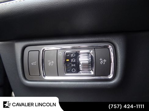 Used 2026 Lincoln Aviator Reserve AWD/4WD image 23