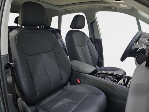New 2026 Audi Q3 quattro 2.0T AWD/4WD image 10