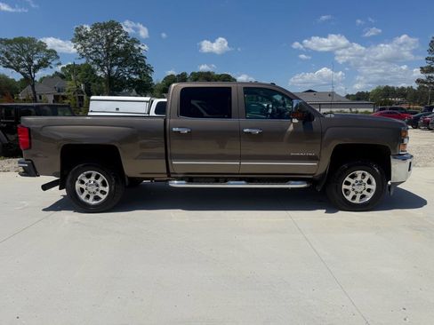 Used 2015 Chevrolet Silverado 2500 LTZ w/ Duramax Plus Package AWD/4WD image 8
