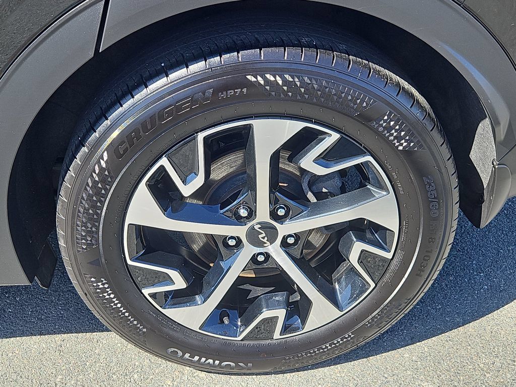 Certified 2024 Kia Sportage EX AWD/4WD image 8