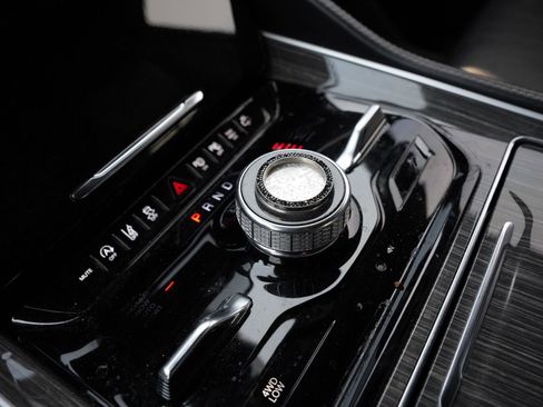 Used 2022 Jeep Wagoneer Series III w/ Premium Group I image 14