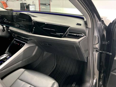 Used 2025 Audi Q5 Premium Plus w/ Premium Plus image 19