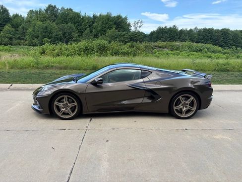Used 2021 Chevrolet Corvette Stingray Preferred Cpe w/ Z51 Performance Package RWD image 6