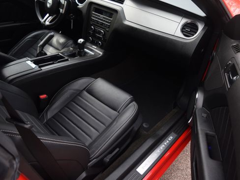 Used 2013 Ford Mustang GT Premium image 14