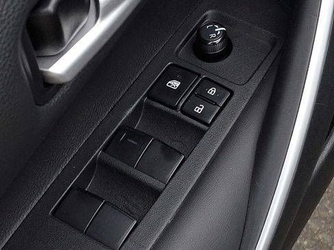 Used 2022 Toyota Corolla SE FWD image 25