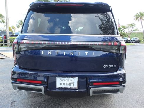 Used 2025 INFINITI QX80 Sensory AWD/4WD image 13