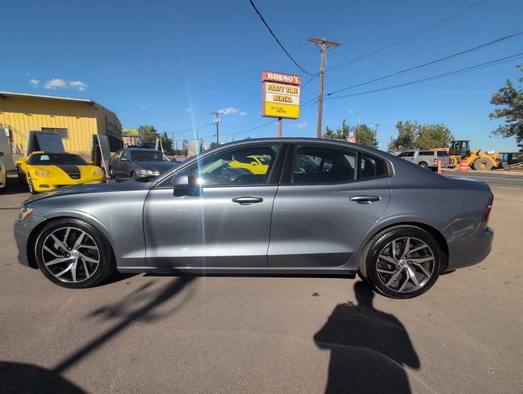 Used 2020 Volvo S60 T6 Momentum AWD/4WD image 4
