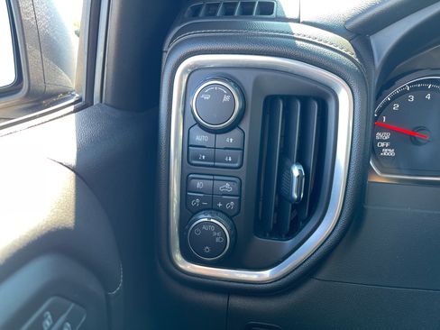 Used 2019 Chevrolet Silverado 1500 LT Trail Boss w/ Convenience Package AWD/4WD image 21