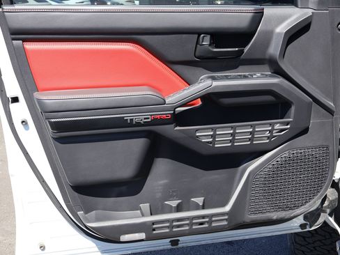 Used 2025 Toyota Tacoma TRD Pro AWD/4WD image 10
