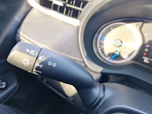 Used 2024 Toyota Venza LE image 22