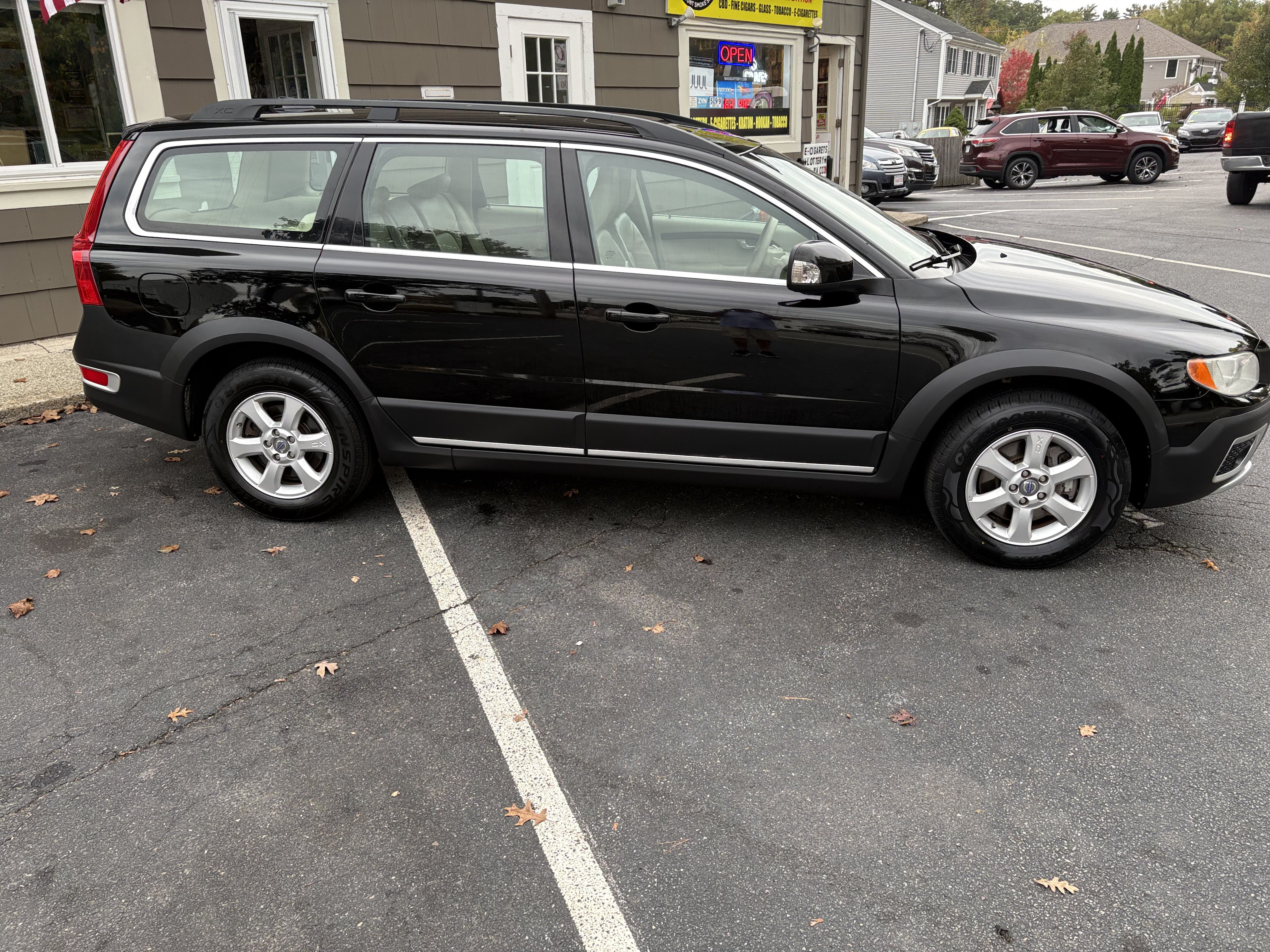 Used 2010 Volvo XC70 3.2 AWD/4WD image 4