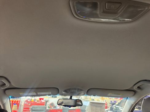 Used 2017 Hyundai Santa Fe Sport image 32