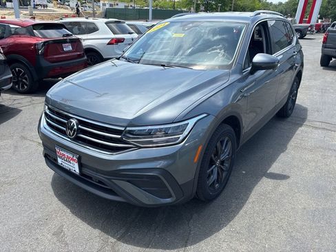 Used 2024 Volkswagen Tiguan SE AWD/4WD image 3