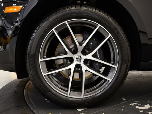 Certified 2026 Porsche Macan Turbo AWD/4WD image 16
