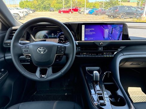 Used 2026 Toyota Crown AWD/4WD image 6