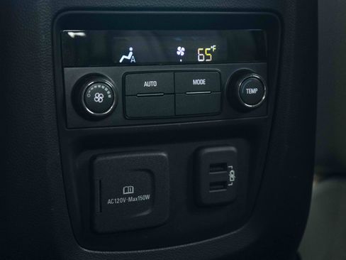Used 2019 Buick Enclave Essence FWD image 41