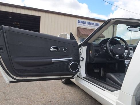 Used 2005 Chrysler Crossfire Limited image 17