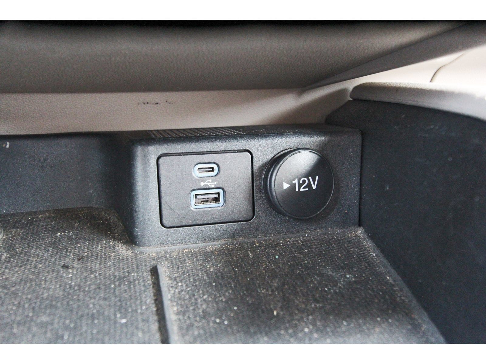 Used 2022 Ford Escape SE AWD/4WD image 29