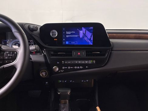 Used 2023 Lexus ES 300h w/ Premium Package image 16