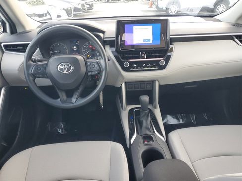 Used 2023 Toyota Corolla Cross L image 9