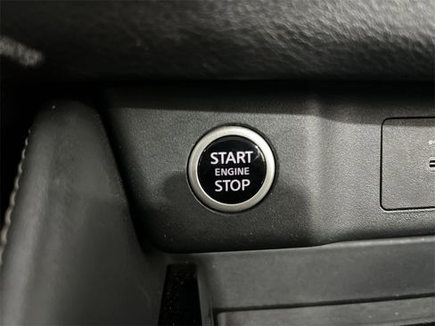 Used 2023 Nissan Rogue SL w/ SL Premium Package image 17