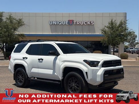 Used 2025 Toyota 4Runner SR5 AWD/4WD image 4