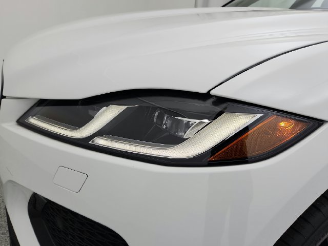 Used 2026 Jaguar F-PACE R-Dynamic S AWD/4WD image 18
