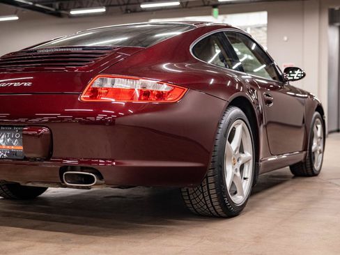 Used 2005 Porsche 911 Carrera RWD image 32