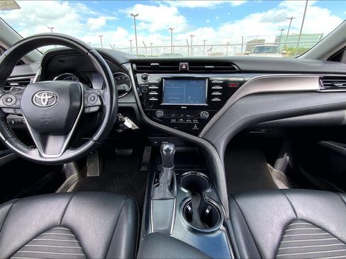 Used 2020 Toyota Camry SE FWD image 15