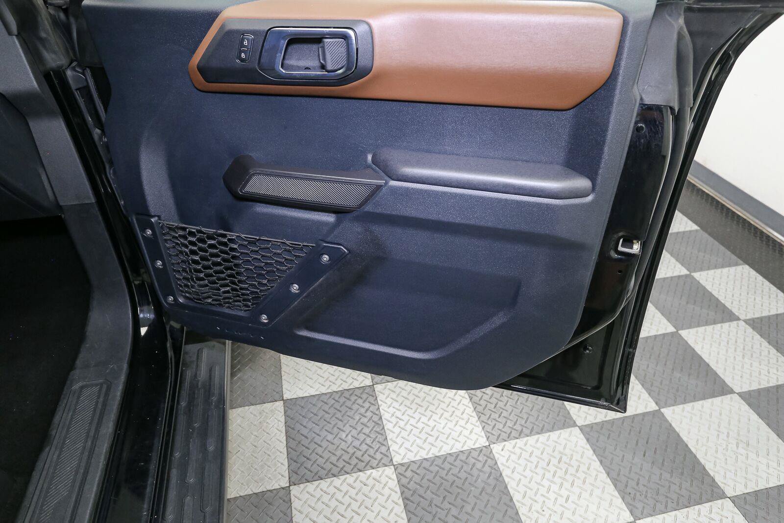 Used 2024 Ford Bronco Outer Banks AWD/4WD image 18