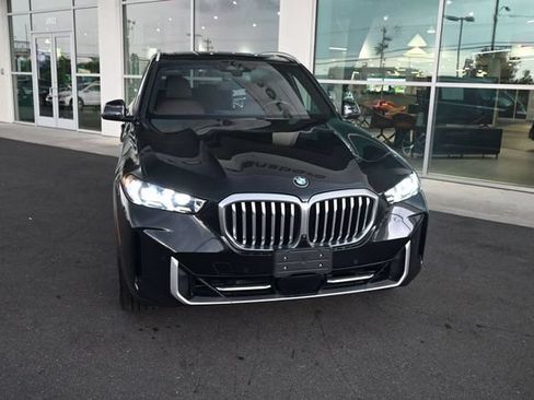 Used 2024 BMW X5 xDrive40i w/ Premium Package AWD/4WD image 4