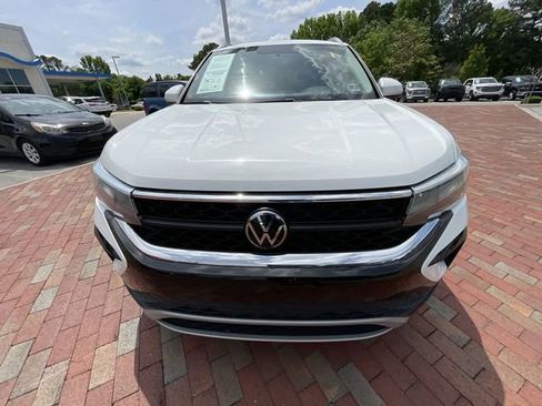 Used 2022 Volkswagen Taos SE FWD image 25