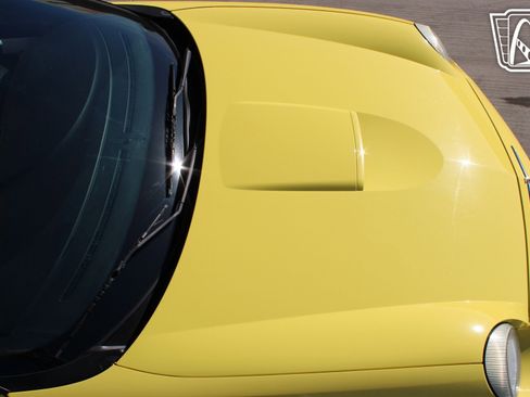 Used 2004 Ford Thunderbird RWD image 32
