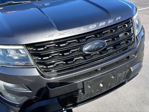Used 2016 Ford Explorer Sport w/ Equipment Group 401A AWD/4WD image 27