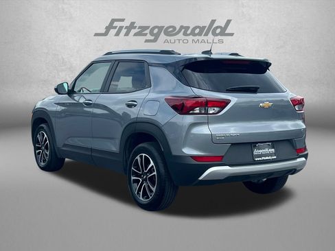 Used 2025 Chevrolet TrailBlazer LT AWD/4WD image 9