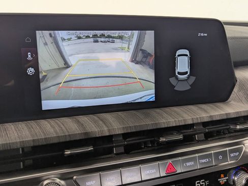 Used 2024 Kia Telluride EX w/ EX Captain's Chair Package FWD image 18